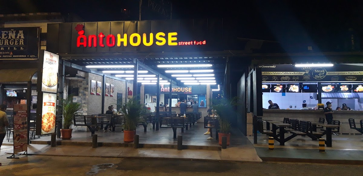 Antohouse Street Food